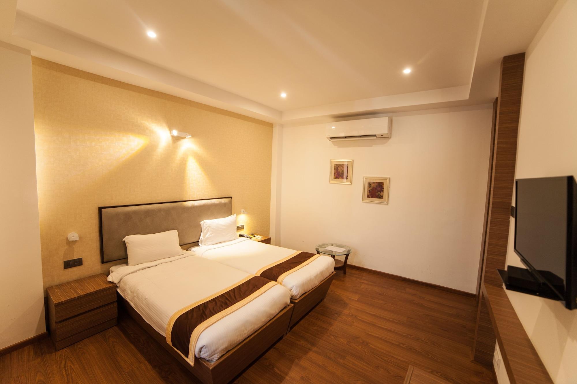 Brownstar Boutique Hotel Ченнаи Экстерьер фото